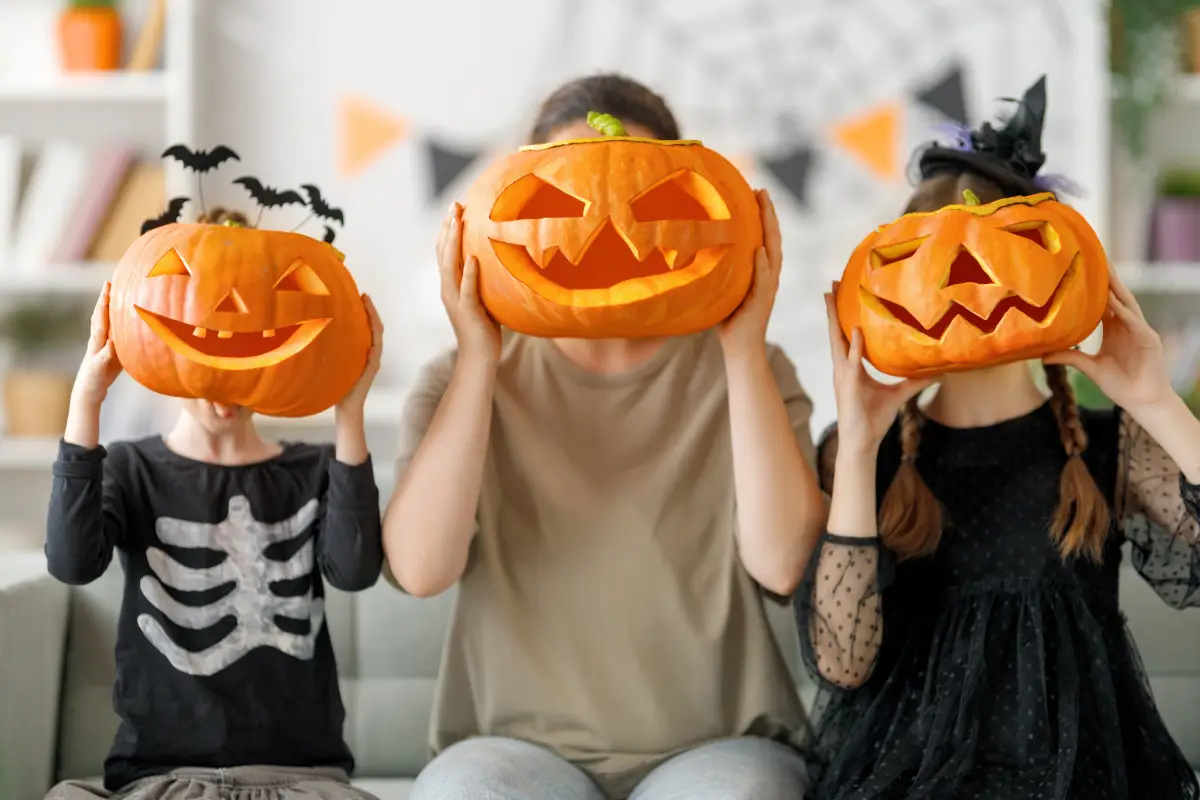 Lee más sobre el artículo Actividades para Halloween: ¡familia junta y escalofriante!