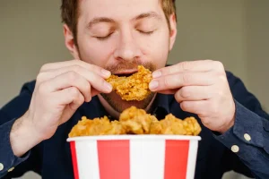 Lee más sobre el artículo Alitas de pollo: el placer crujiente que no puedes resistir