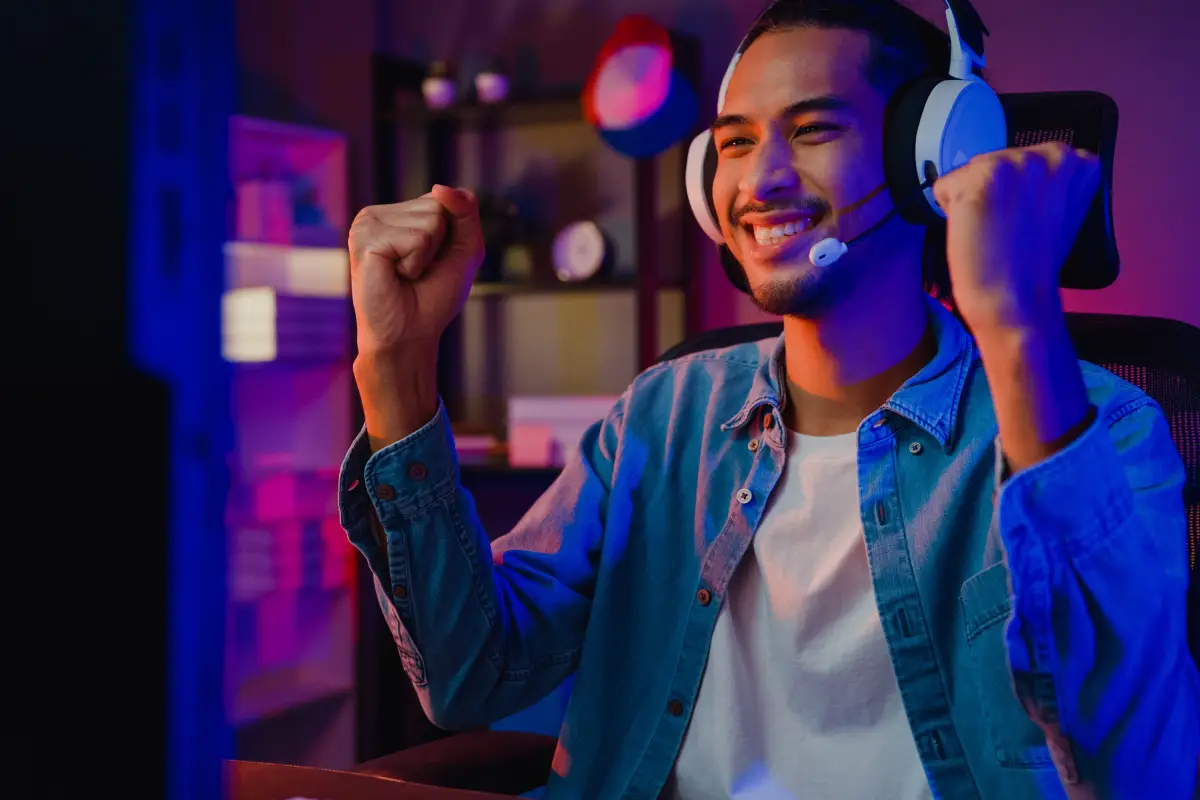 Lee más sobre el artículo Esports: de tu casa al podio, aprende cómo ser un pro